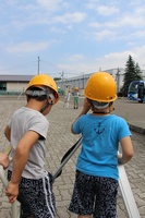 写真:見学会ツアーの様子(車両管理事務所5)