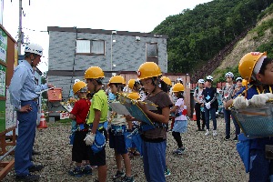 写真:見学ツアーの様子4