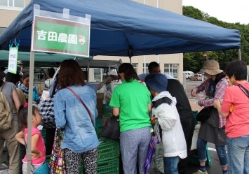 軽トラ市の様子吉田農園1