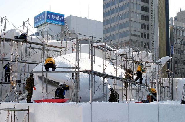 雪像作成