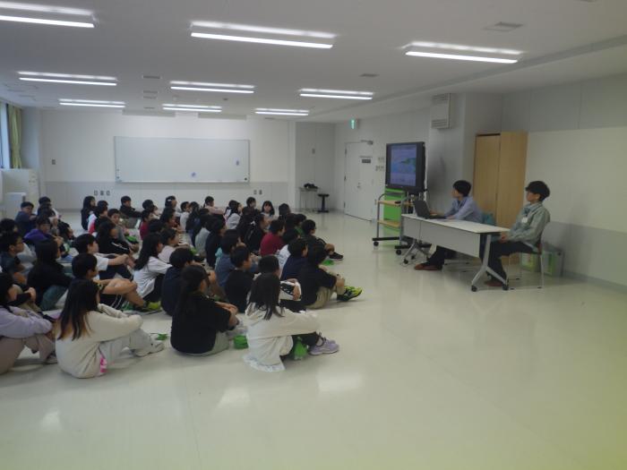 元町北小学校の屋内授業の様子