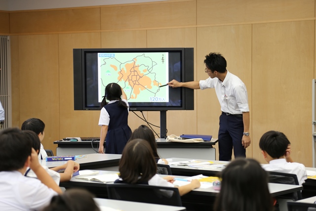 研究授業中の様子1