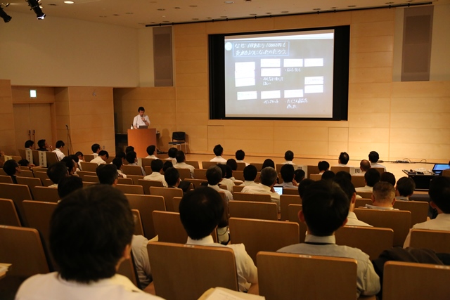 基調講演中の様子2