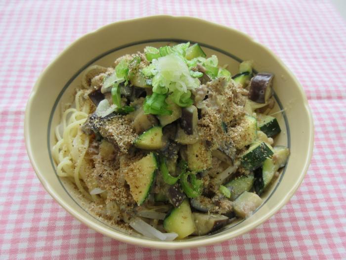 豆乳スープで担々麺