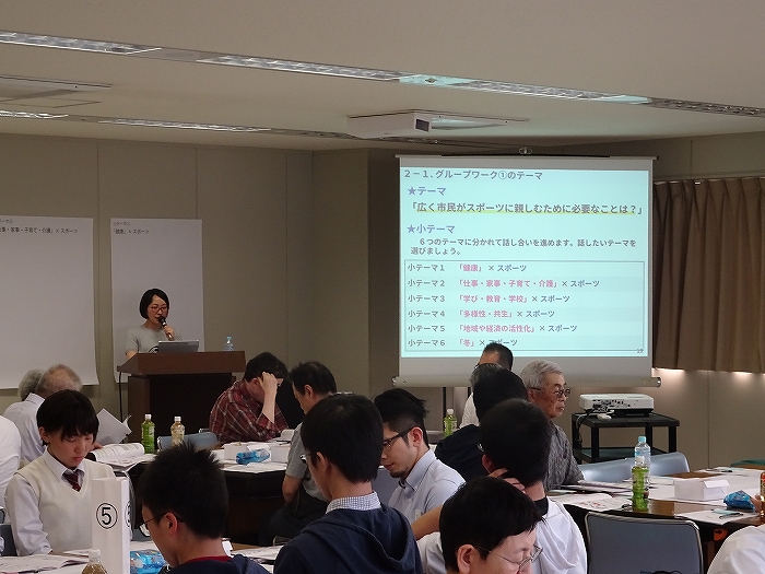 ワークショップの説明をしている様子