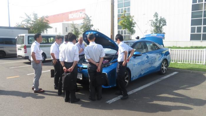 2016年燃料電池自動車の写真