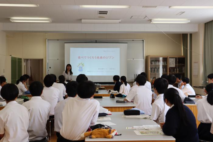 啓成高校授業の様子