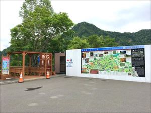 2019活動レポート3-5(展望台の休憩所とトイレ)