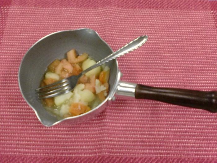 ポテトのトマト煮の調理