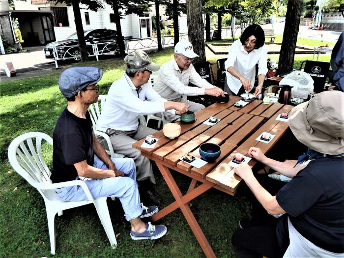 審査員特別賞(タイトル「抹茶を立てる男衆」)