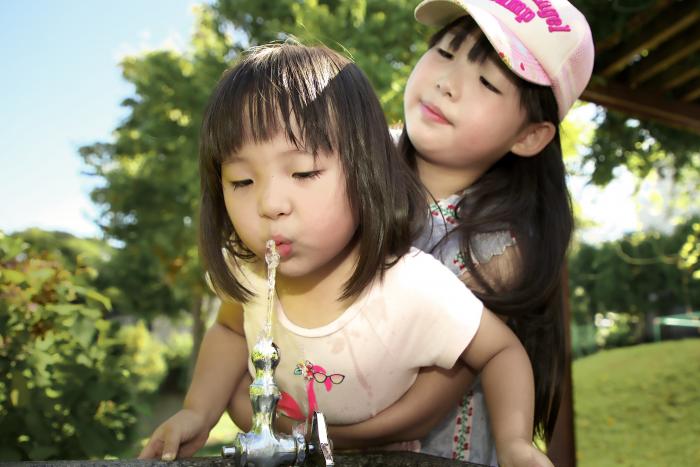 審査員特別賞(タイトル「じょうずに飲めるかな?」)