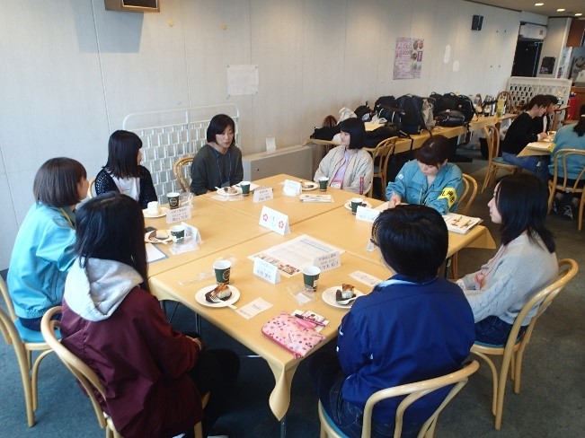 写真:お茶会フリートーク2