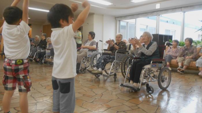 みんなのまちの老人ホーム~介護ってどんな仕事?~