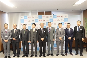 集合写真（令和3年度スマイル企業表彰式（局長表彰））