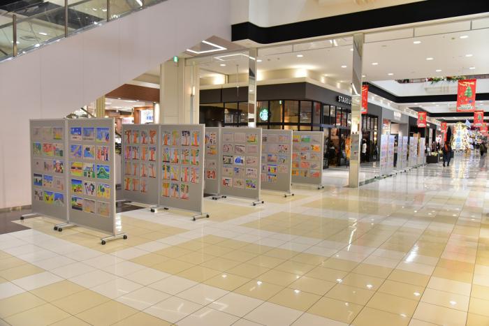 絵画コンクール会場の様子