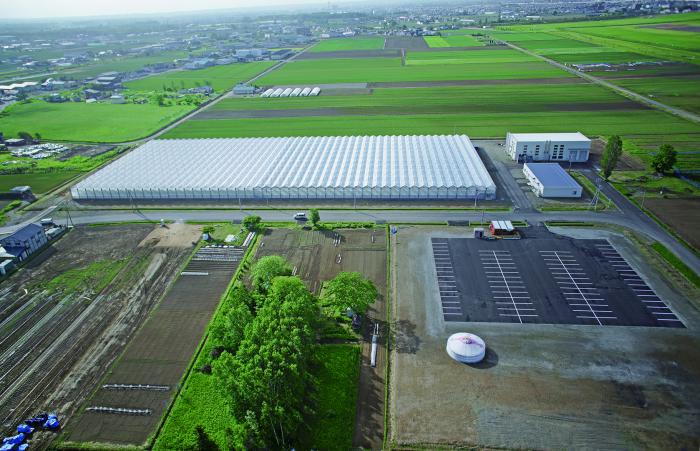 写真:工場と農場の空撮