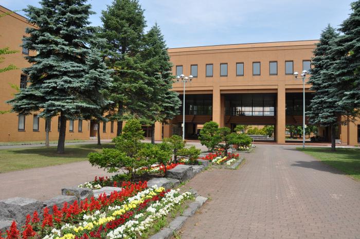 教育大学
