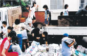 画像:集団資源回収風景