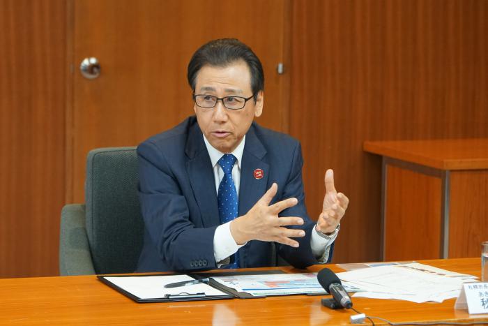 秋元市長の写真