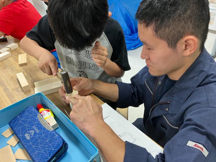 小学校での大工出前授業