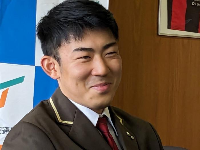 先輩職員2