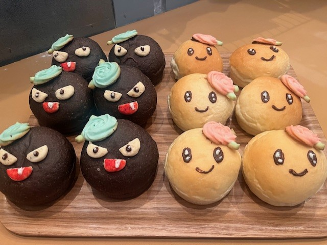 プティ・フールのパン
