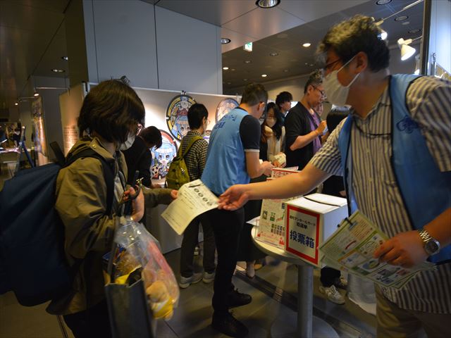 道内マンホールカード総選挙の様子1