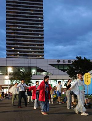 盆踊りの様子
