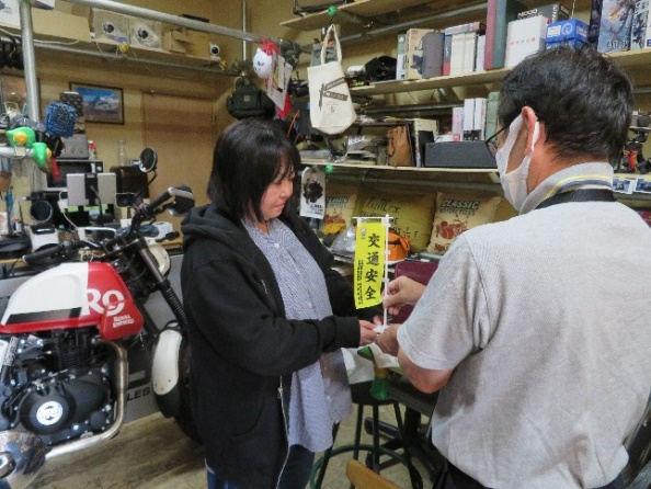 バイクの日店頭啓発2