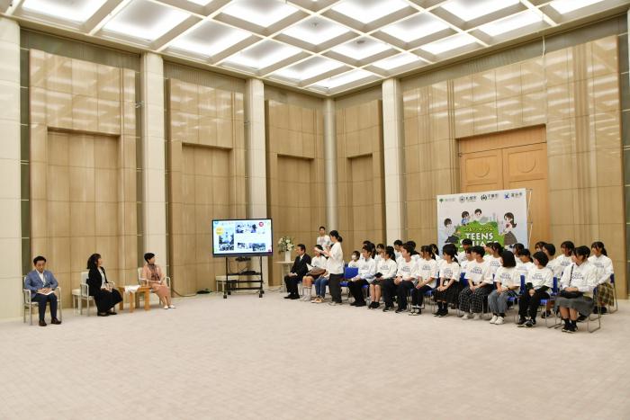 写真:東京都知事表敬訪問2