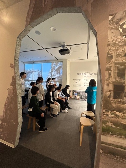 写真:さユニセフハウス見学1