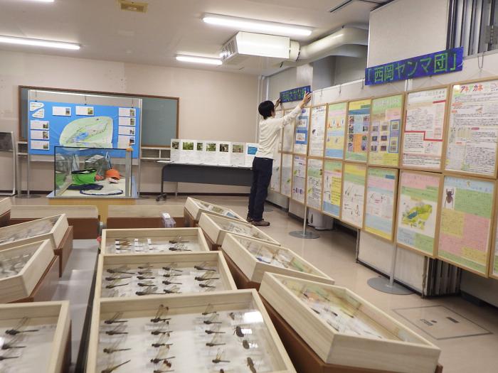 2025年度西岡公園巡回展の設営風景