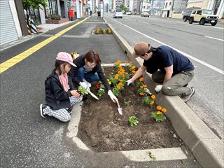 豊平六郵便局植花