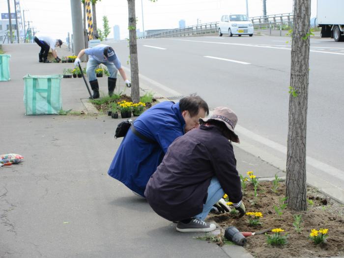 稲積連町による植栽