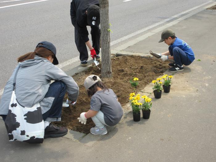 稲積連町による植栽