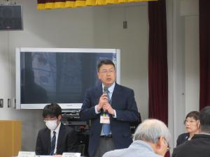 鈴木事務局長