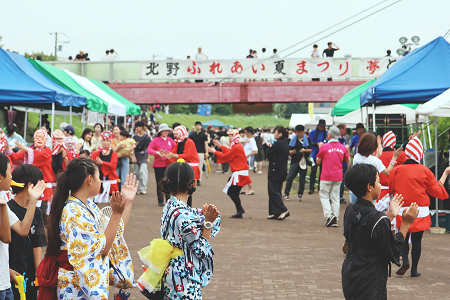ひょっとこ踊り《笑》の会と北海盆踊り