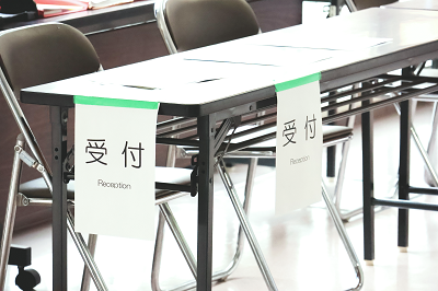 避難所の受付