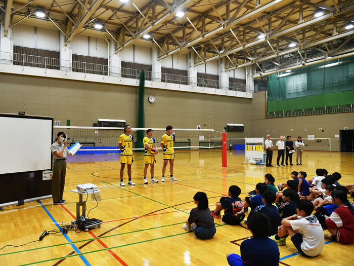 「北海道イエロースターズ」によるバレーボール体験会2