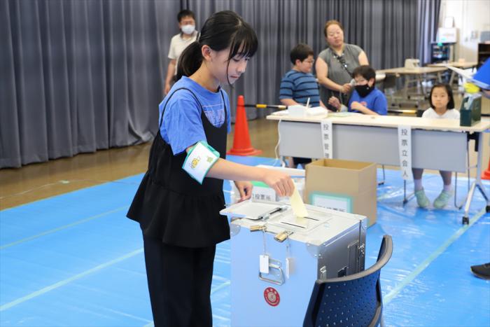 投票の様子