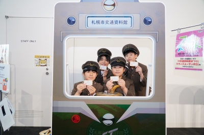 交通資料館まつりの様子（なりきり乗務員体験）