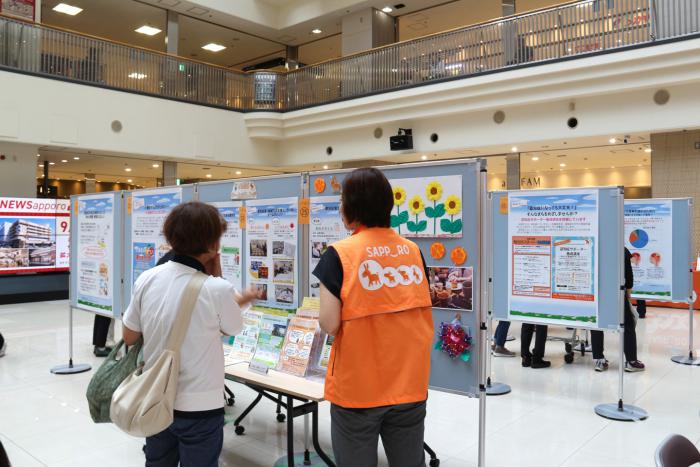 認知症パネル展の様子1