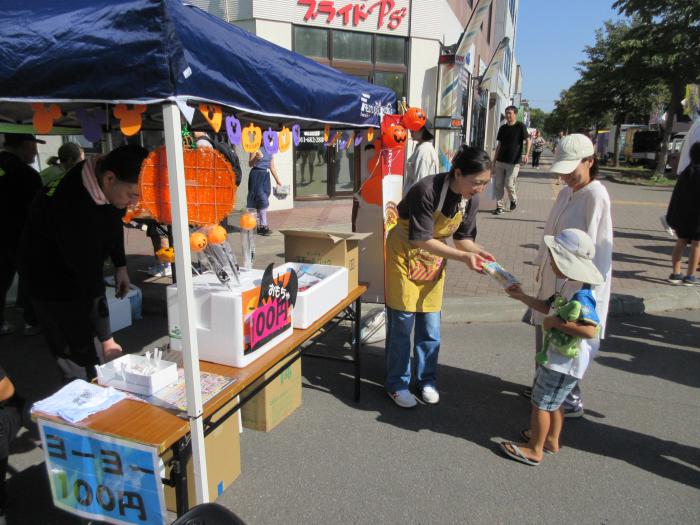 お子様にはお菓子をプレゼント