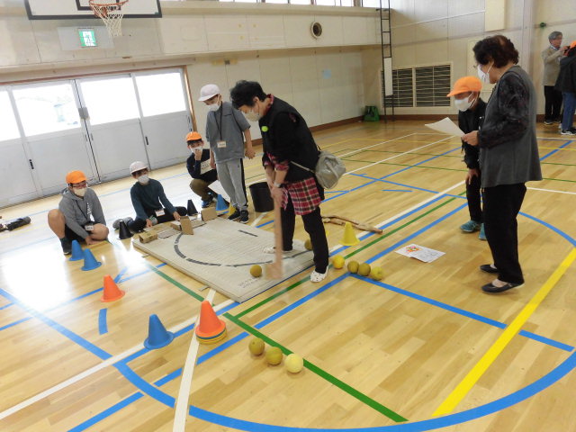 幌北小学校５年生児童と幌北ぽぷら会の交流１