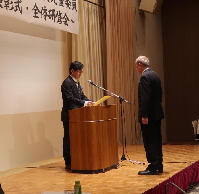 表彰状授与の様子1