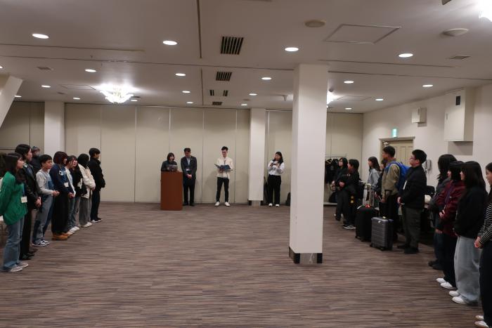 対面式会場 到着