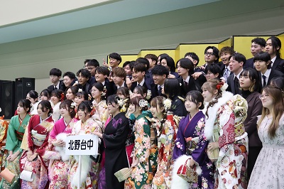 集合写真を撮影する様子①