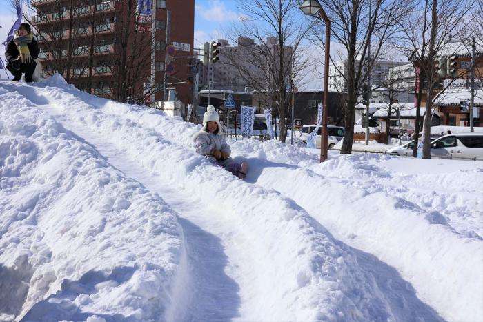 雪の滑り台