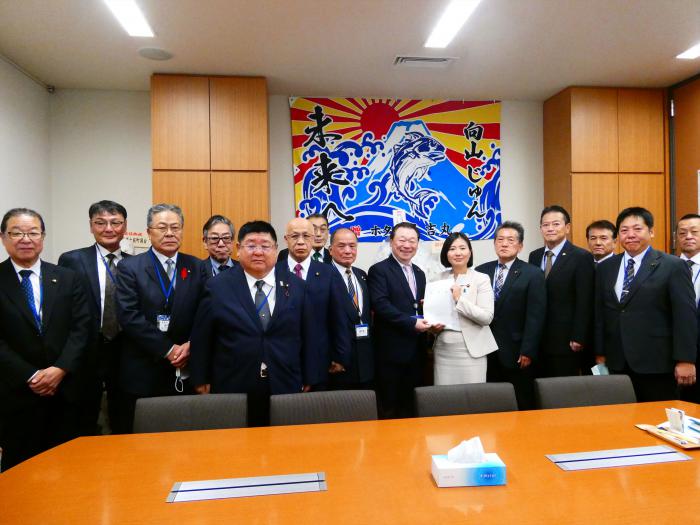 向山議員