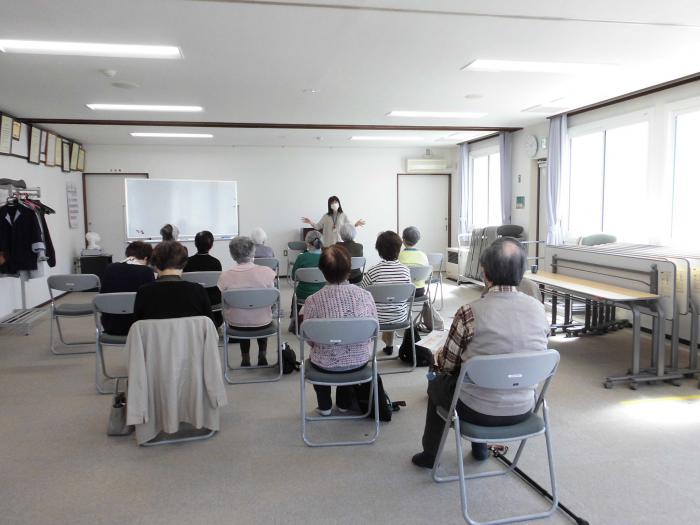 交通安全宣言を行う代表の児童